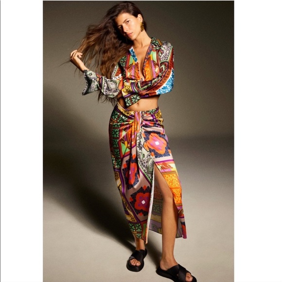 NWT Zara 2 Piece Cropped Printed Blouse and Knotted Skirt Set - Picture 15 of 16